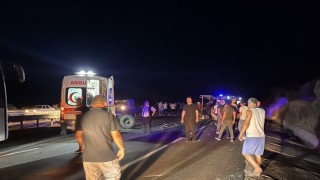 Mardinde otomobil traktöre çarptı: 2 ölü, 3 yaralı