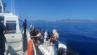 Marmariste 19 düzensiz göçmen kurtarıldı