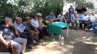 Mehmet Dede Tekkeliler aşure gününde bir araya geldi