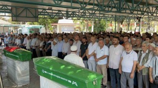 Mersinde ‘yol verme kavgasında ölenlerden 2 kişi toprağa verildi