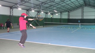 Mevlana Vadisine kapalı tenis kortu