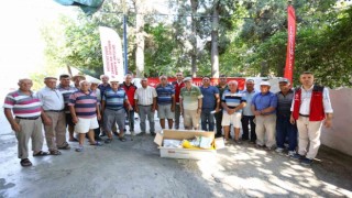 Milas Örende 600 adet Akdeniz Meyve Sineği tuzağı dağıtıldı