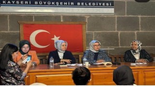 Milletvekili Ayşe Böhürler, Yazarlar Birliği Şiir Programına konuk oldu
