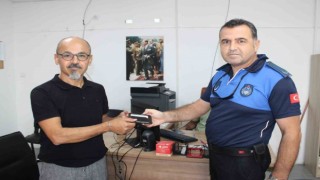 Minibüste unutulan cüzdan sahibine teslim edildi