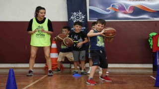 Minik basketbolcular Büyükşehirin kurslarında yetişiyor