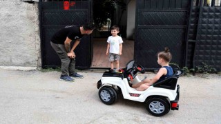 Minik Kerimcan ve down sendromlu Halil İbrahimin akülü araba sevinci