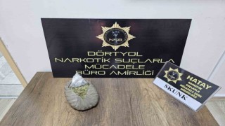 Motosikletli şahsın aracından ve üstünden 595 gram skunk çıktı