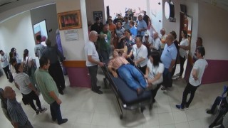 Muayene sırası beklerken kalp krizi geçirdi, kalp masajıyla hayata döndü