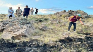 Nemrut Kalderasında örtü yangını çıktı