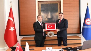 OKÜ Rektörü’nden Yeni Rektörlere Hayırlı Olsun Ziyareti