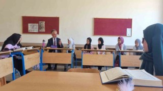 Okullarda yaz döneminde de eğitimler devam ediyor
