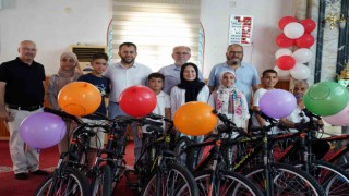 Örnek imam, 24 yıldır kursa gelen çocukları ödüllendiriyor