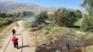 Örtü yangını büyümeden söndürüldü