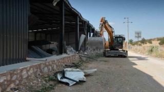 Osmangazide tarım arazileri kaçak yapılardan temizleniyor