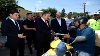 Osmaniyede Ceza Yok, Kask Var mottosuyla motor sürücülerine kask dağıtıldı