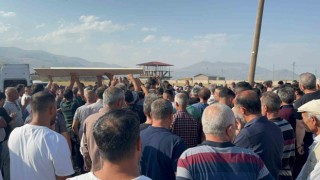 Otobüs kazasında hayatını kaybeden 5 kişi Ağrıda toprağa verildi