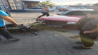 Otomobil ile motosiklet çarpıştı: 1 yaralı