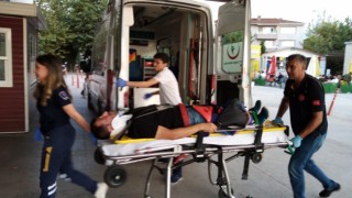 Otomobil ile motosiklet çarpıştı: 4 yaralı