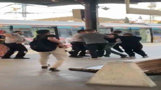 Pendik Marmarayda 2 grup arasındaki kavga kamerada