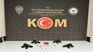 Polis 4 ruhsatsız tabanca ve mermi ele geçirdi