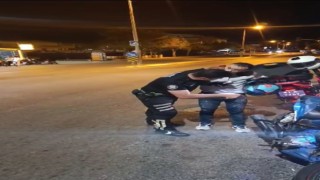 Polisten motosiklet sürücüsüne sesli ders