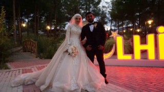 Pragda tanıştığı Hintli eşiyle Gölhisarda evlendi