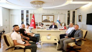 Prof. Dr. Karabulut, madalya kazanan sporcuları misafir etti