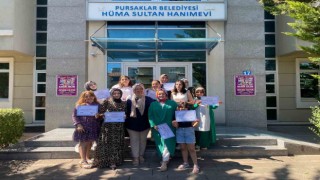 Pursaklarda kursiyerlerin mezuniyet sevinci