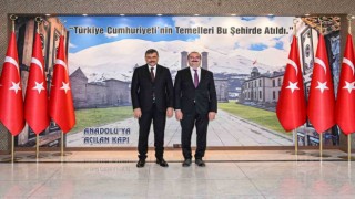 Rektör Hacımüftüoğlu ilk ziyaretini Erzurum Valiliğine gerçekleştirdi