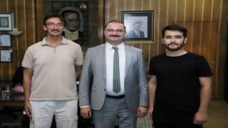 Rektör Prof. Dr. Ahmet Hacımüftüoğlu, başarılı öğrencileri misafir etti