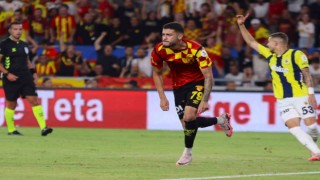 Romulo, performansıyla göz dolduruyor