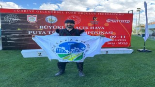 Sakarya Büyükşehirli sporcu okçulukta Türkiye üçüncüsü oldu