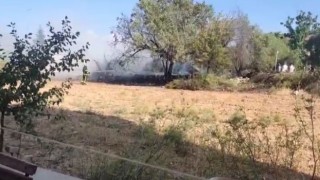 Samanlıkta çıkan yangın paniğe neden oldu