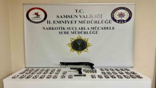 Samsunda bin 393 adet sentetik ecza ile tabanca ve tüfek ele geçirildi
