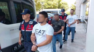 Samsunda jandarma tarafından uyuşturucu ve silah ele geçirildi: 3 gözaltı