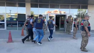 Şanlıurfada öğretmen fıstık tarlasında öldürüldü