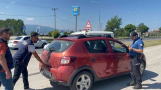 Şehrin giriş noktasında araçlar tek tek denetlendi