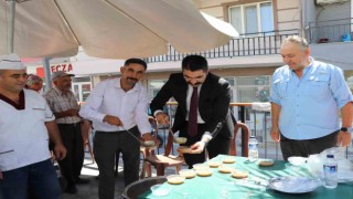 Selendi Ülkü Ocaklarından aşure hayrı