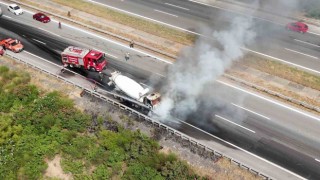 Seyir halindeki beton mikseri alevlere teslim oldu