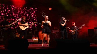 Sındırgıda MOD10 Gençlik Konserine yoğun ilgi