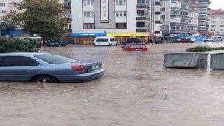 Sinopta sağanak yağışı etkili oldu