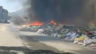 Sökede kara dumanlar gökyüzünü kapladı
