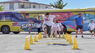 Sporbüs, çocukları sporla buluşturuyor