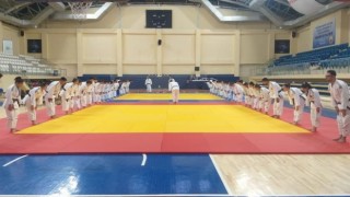 Sporcular ustalık derecelerini yükseltmek için eğitime başladı