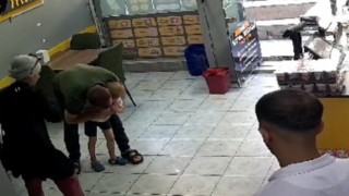 Sultangazide ‘heimlich manevrası ile çocuğun hayatını kurtardı