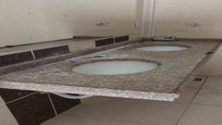 Tarsusta tuvaletlerin muslukları çalındı