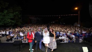 Tavas Zeybek Festivali renkli görüntülere sahne oluyor