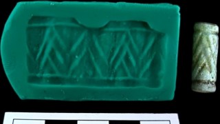 Tavşanlıdaki höyük kazısında ortaya çıkartılan 4 bin yıl öncesine ait silindir şeklinde mühür