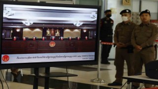 Tayland Anayasa Mahkemesi başbakanı görevden aldı
