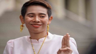 Taylandda kraliçeyi taklit eden aktiviste 2 yıl hapis